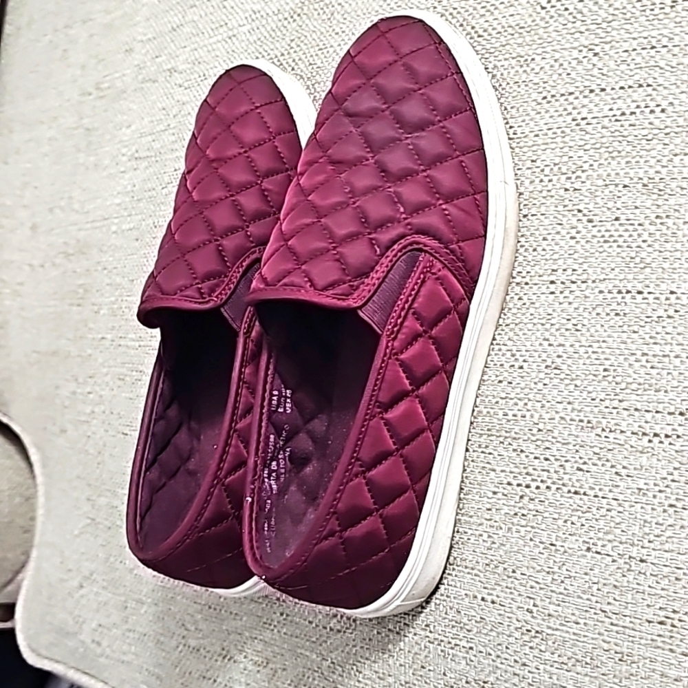Time And Tru Memory Foam Slip On Burgundy size 9 - Picture 2 of 7